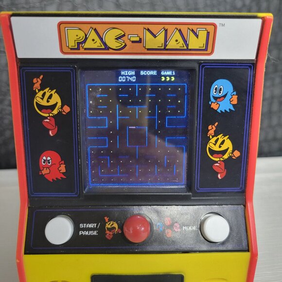 HANDHELD ELECTRONIC PACMAN GAME, GOOD CONDITION, VIDEO GAME - Picture 3 of 5